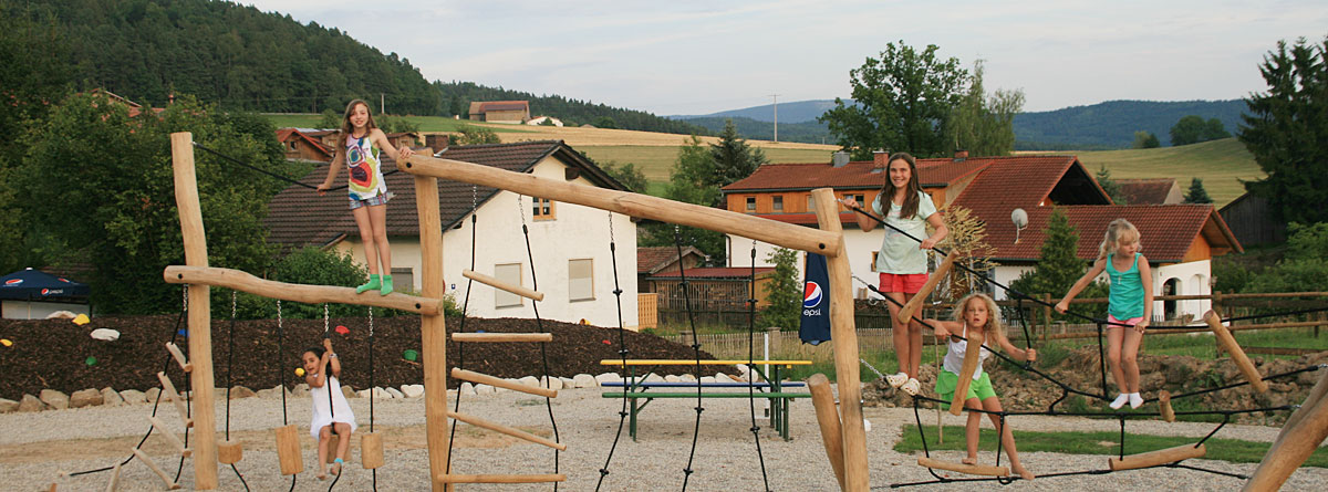 Spielplatz - Kinderhotels in Bayern